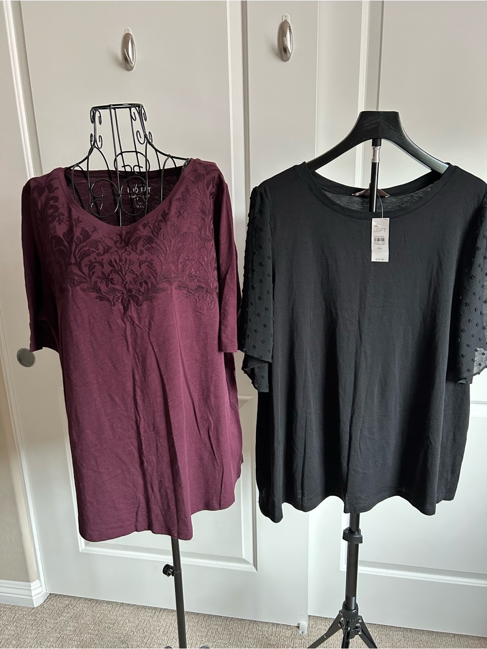 LOFT Black Short-Sleeve Tee with Textured Dot Sleeves